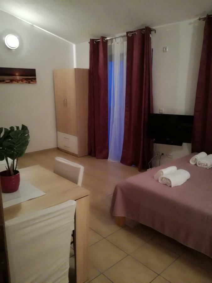 Apartman Adriatic Traù Esterno foto