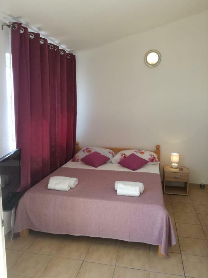 Apartman Adriatic Traù Esterno foto